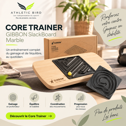 GIBBON Core Trainer avec plateau en bois, parcours noir et balle jaune, présenté dans l’univers Athletic Bird.