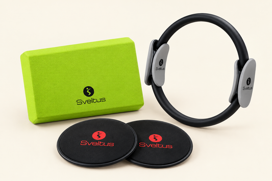 Pack MOVE Athletic Bird présenté sur fond ivoire, composé de trois équipements Sveltus : un coussin d’équilibre Balance Pad vert anis à surface texturée, un anneau Pilates Ring noir avec poignées ergonomiques grises et un lot de deux disques de glisse Sliders noirs en mousse avec logos rouges. Ensemble conçu pour travailler l’équilibre, la mobilité, le gainage et le renforcement musculaire.