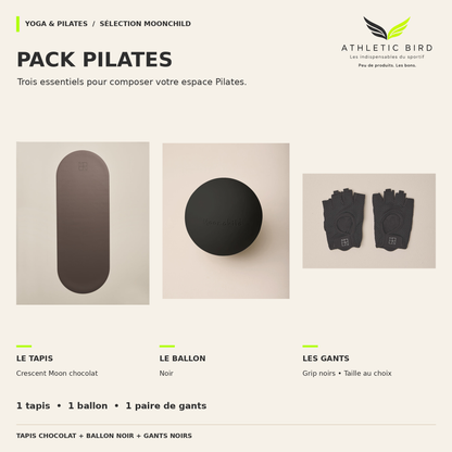 Pack Pilates Moonchild : tapis Crescent Moon chocolat, ballon Pilates noir et paire de gants Grip noirs.