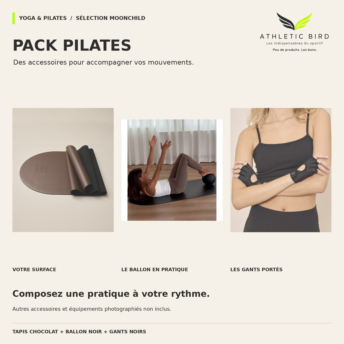 Montage du tapis Crescent Moon chocolat, d’une sportive utilisant le ballon Pilates noir et des gants Grip noirs portés.